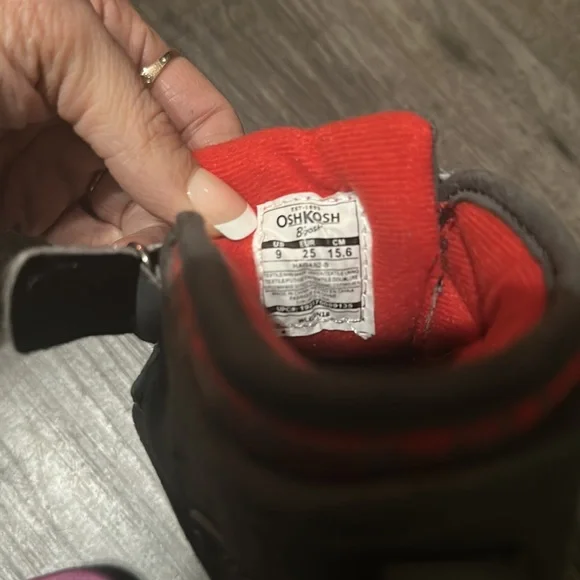 Toddler Boy Shoes SZ 9 // Osh Kosh - Picture 7 of 7